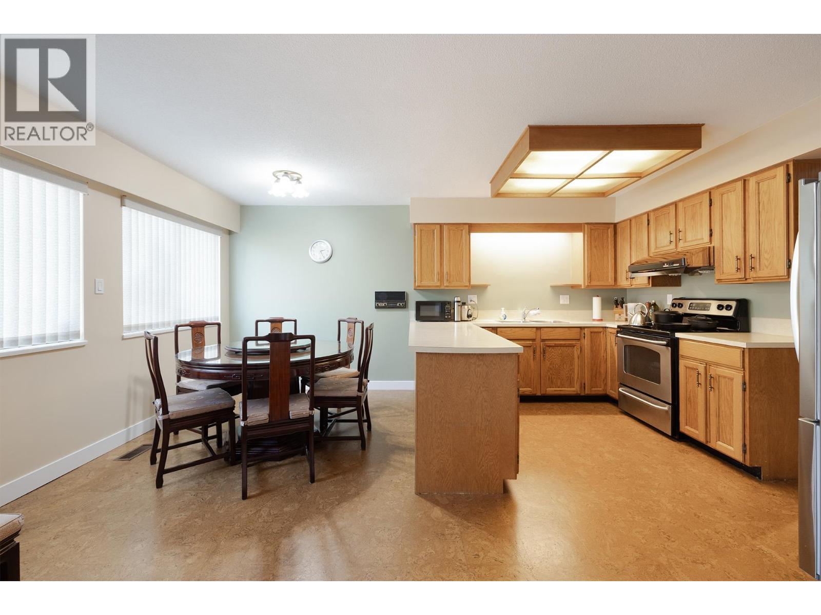 Photo 4 of 10117 Lawson Drive, Richmond BC