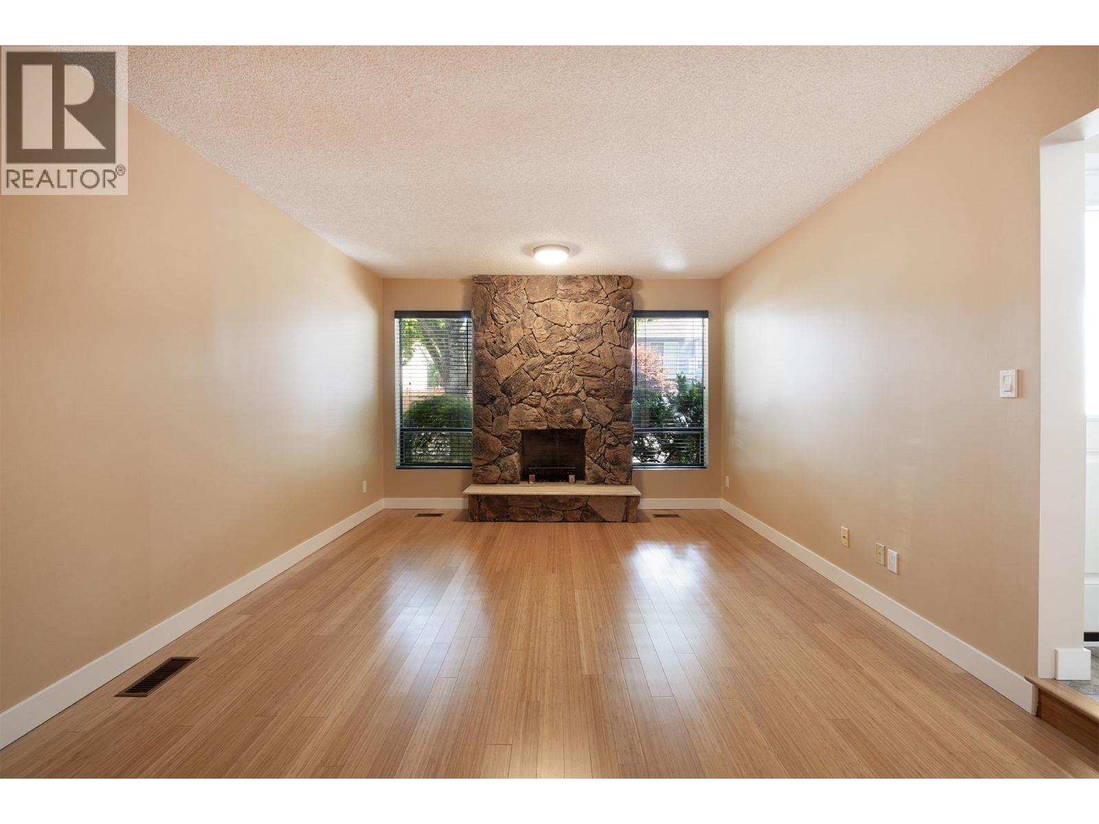 Photo 12 of 10117 Lawson Drive, Richmond BC