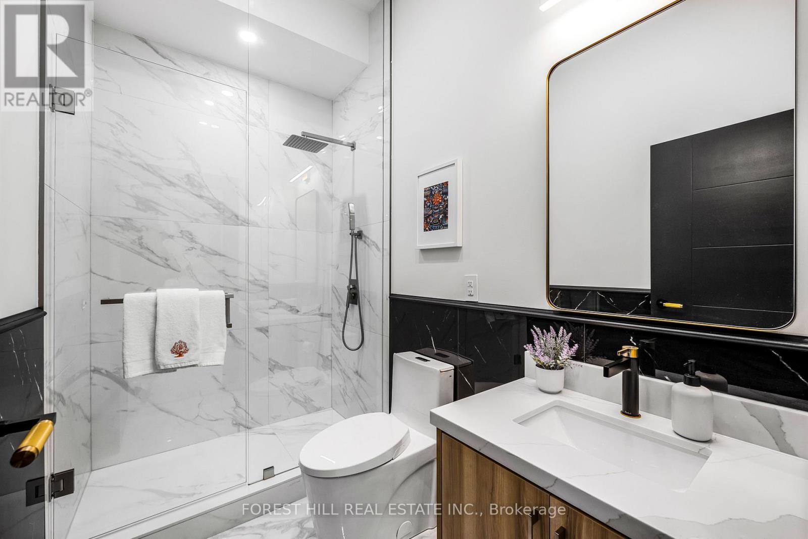 Photo 19 of 18 Ivorwood Crescent, Toronto ON