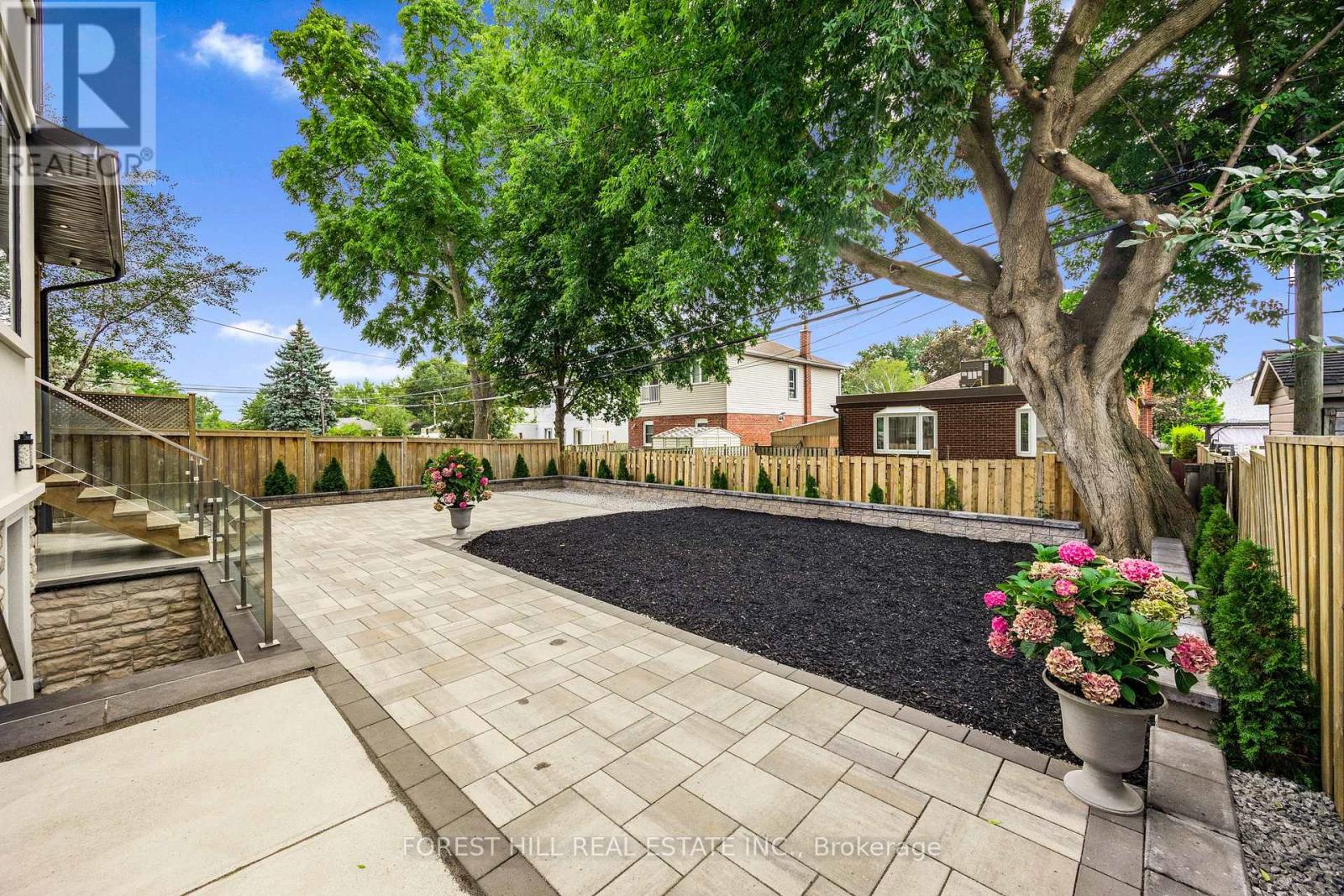 Photo 45 of 18 Ivorwood Crescent, Toronto ON