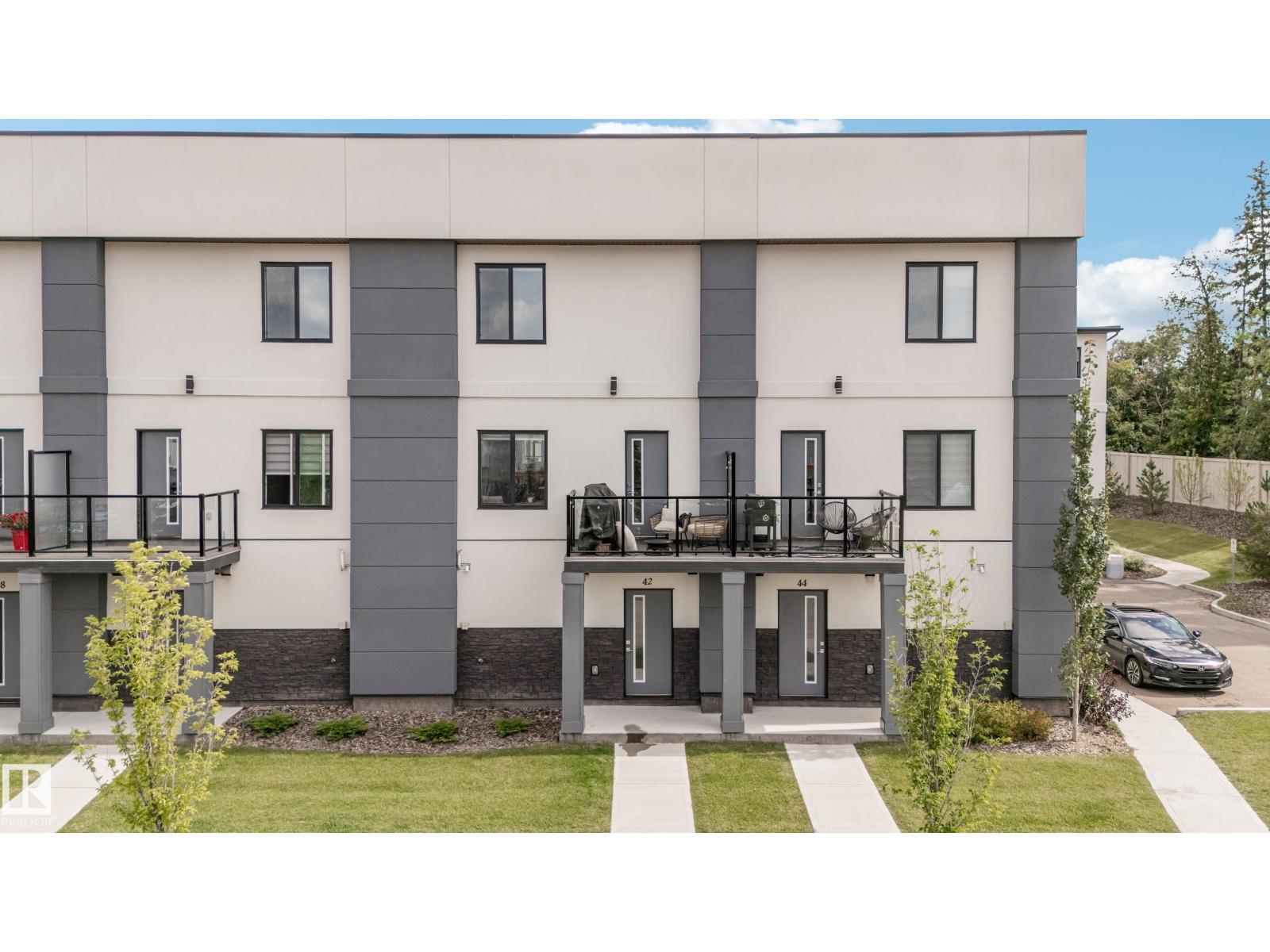 Photo 1 of 42 10 Salisbury Wy, Sherwood Park AB