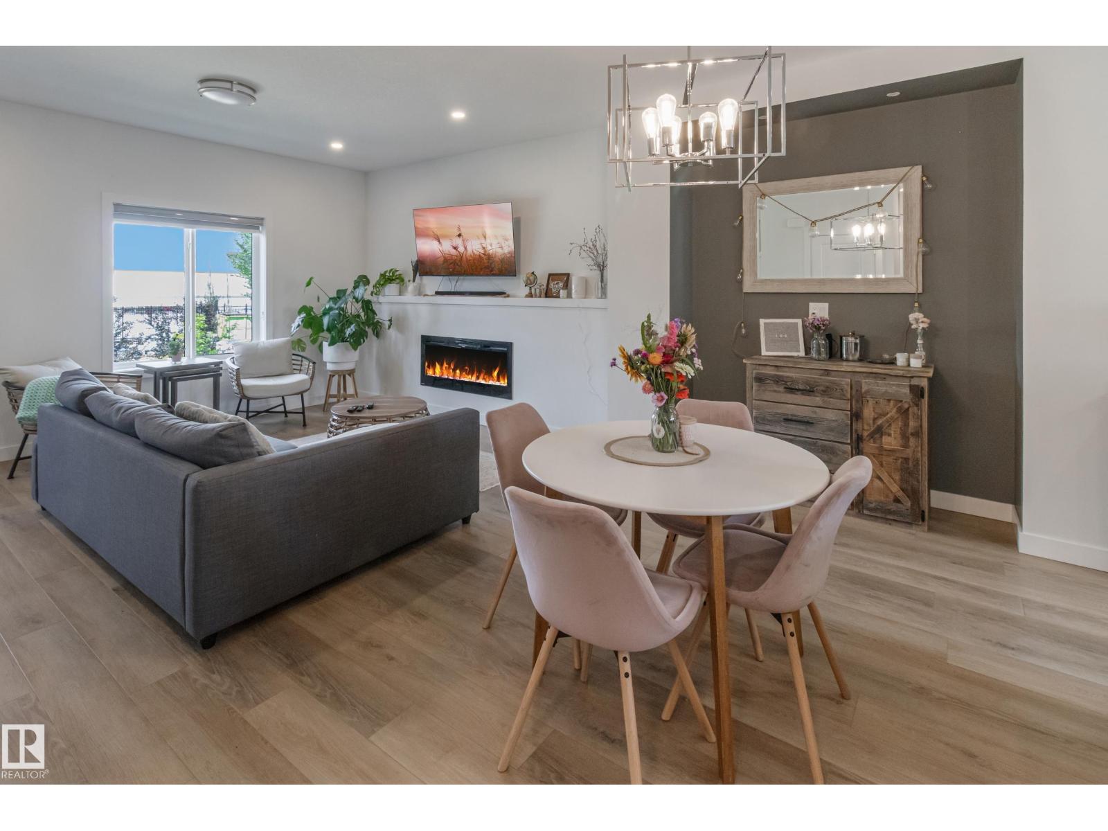 Photo 18 of 42 10 Salisbury Wy, Sherwood Park AB