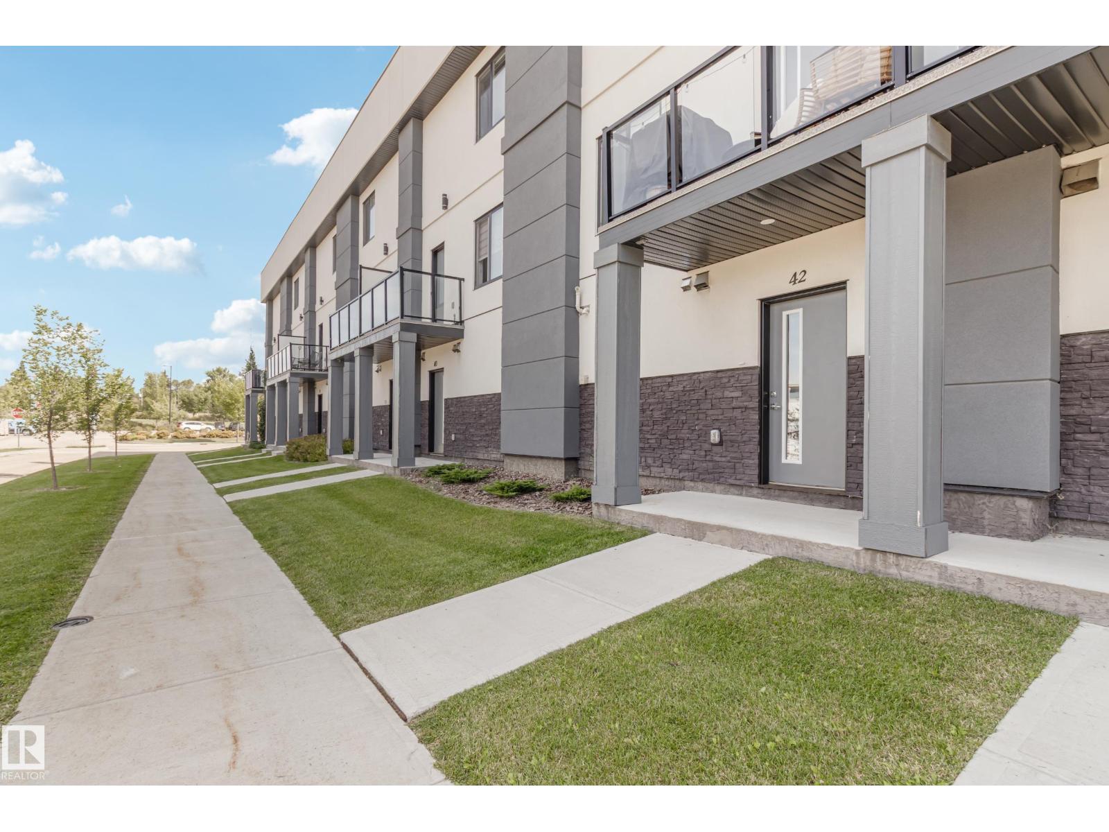 Photo 6 of 42 10 Salisbury Wy, Sherwood Park AB