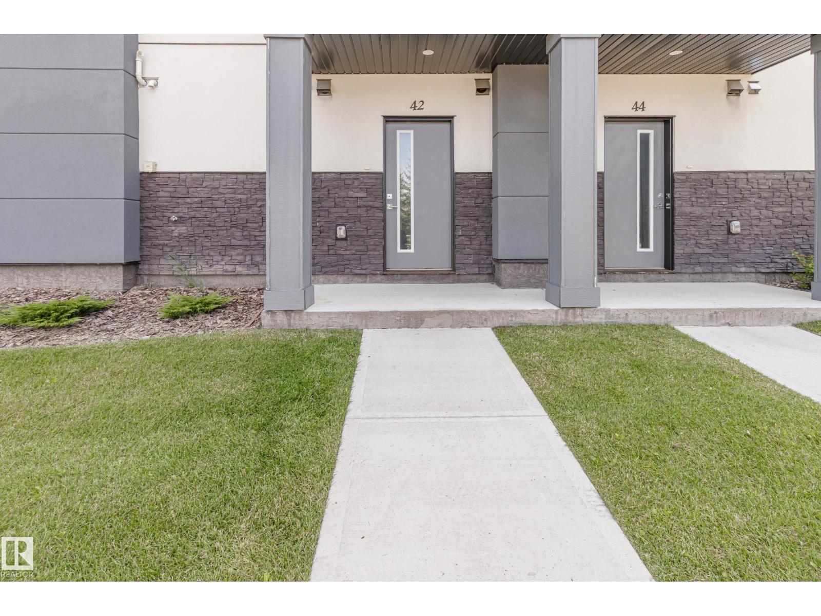 Photo 2 of 42 10 Salisbury Wy, Sherwood Park AB