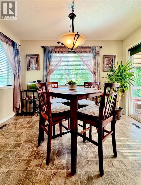 Photo 9 of 160 Rainbow Falls Grove, Chestermere AB