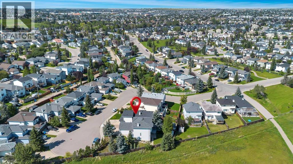 Photo 16 of 140 Harvest Creek Court Ne, Calgary AB
