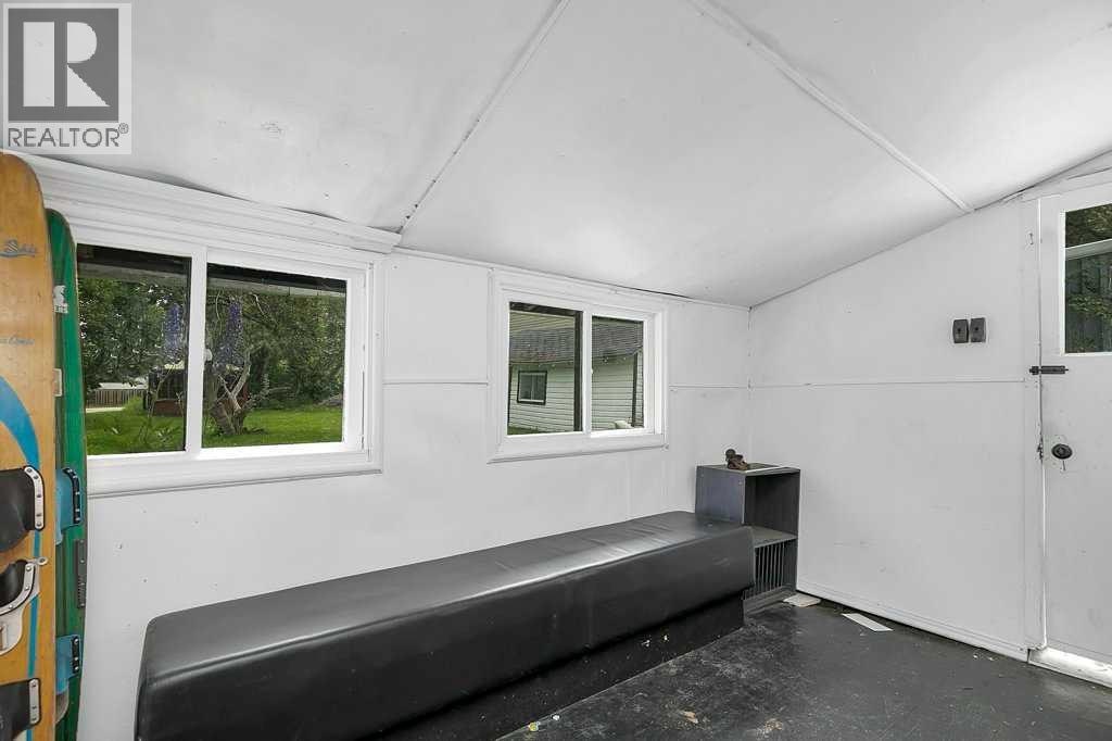 Photo 15 of 5037 48 Street, Sylvan Lake AB