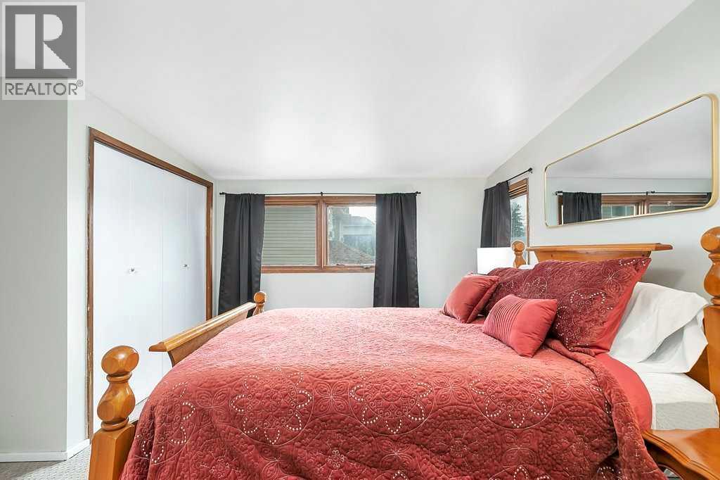 Photo 24 of 5037 48 Street, Sylvan Lake AB