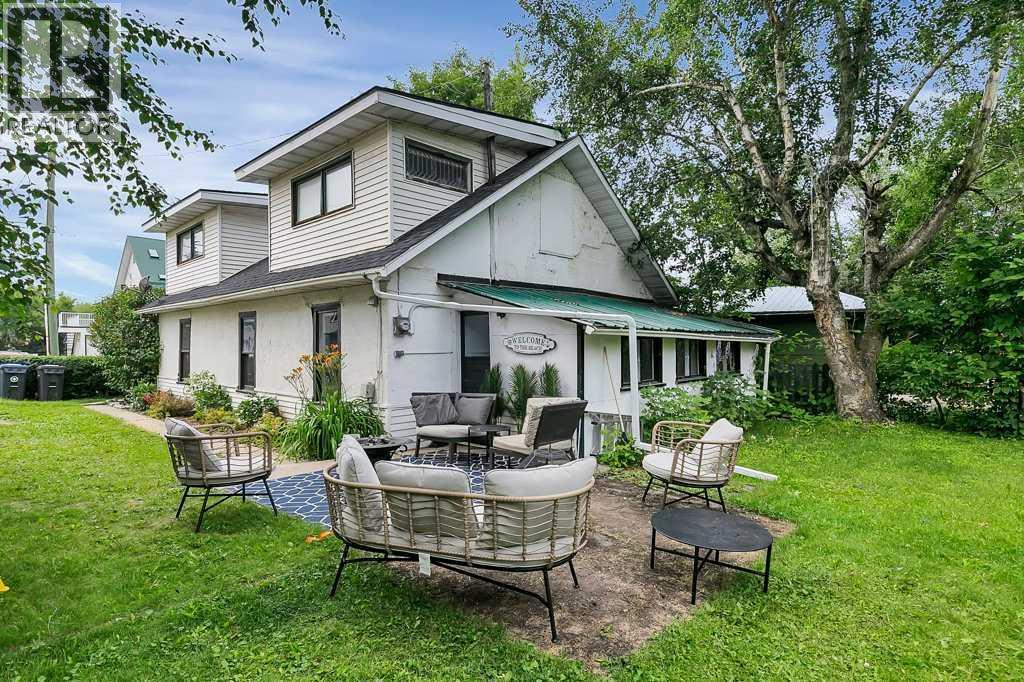 Photo 33 of 5037 48 Street, Sylvan Lake AB