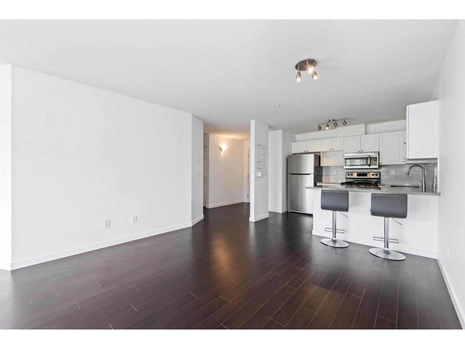 Photo 8 of 307 20245 53 Avenue, Langley BC