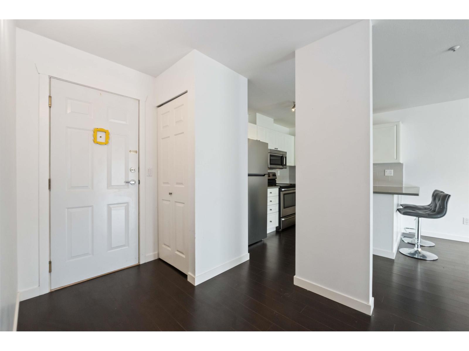Photo 5 of 307 20245 53 Avenue, Langley BC