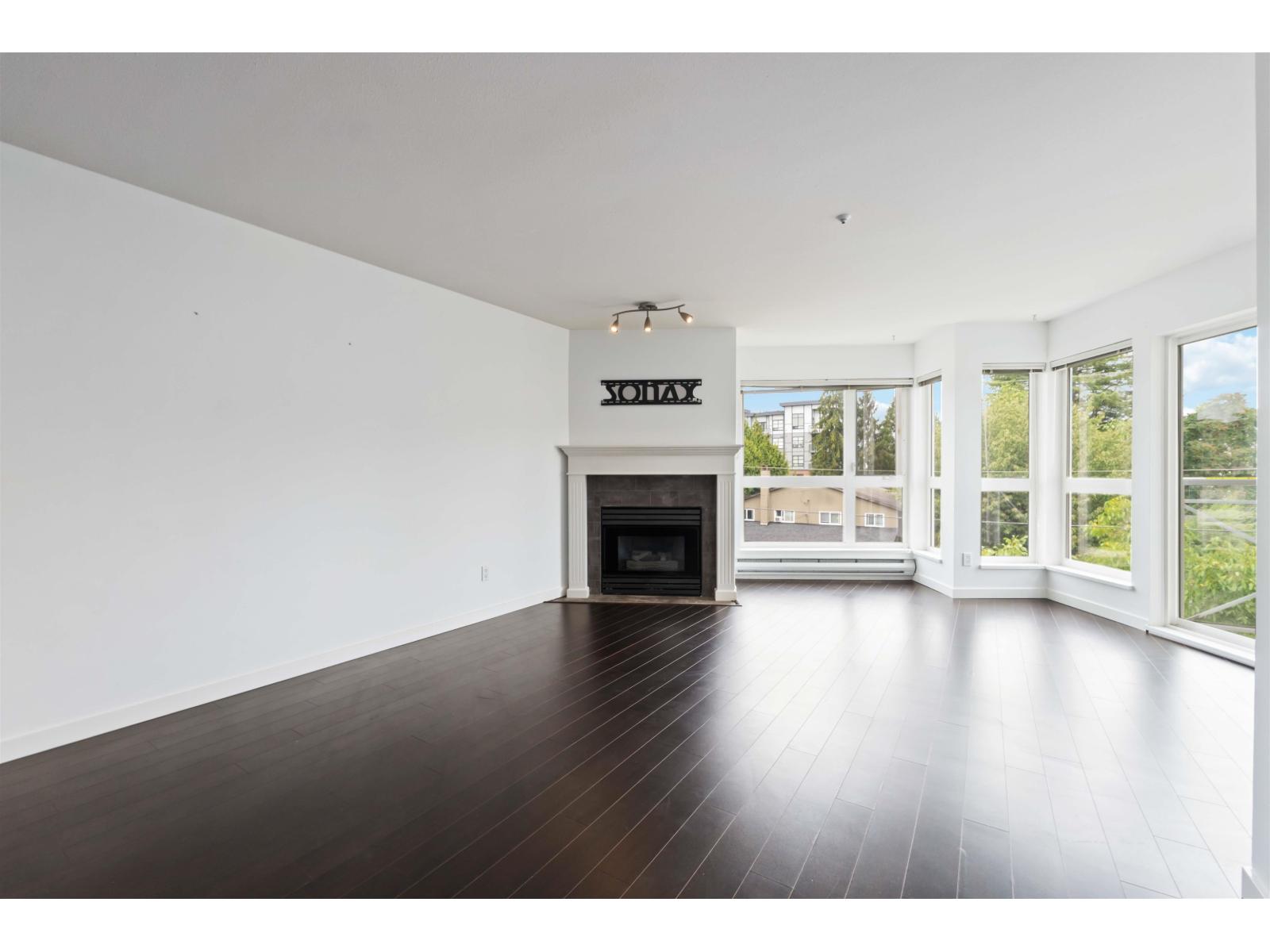 Photo 7 of 307 20245 53 Avenue, Langley BC