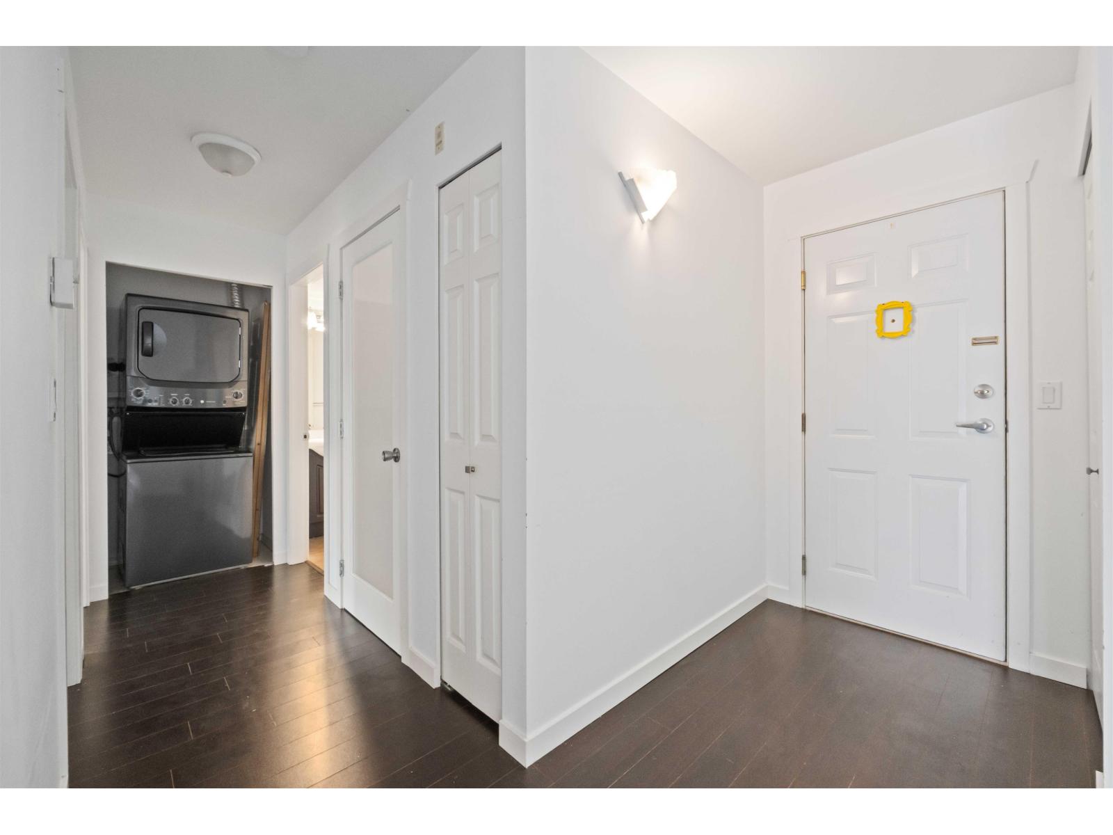 Photo 4 of 307 20245 53 Avenue, Langley BC