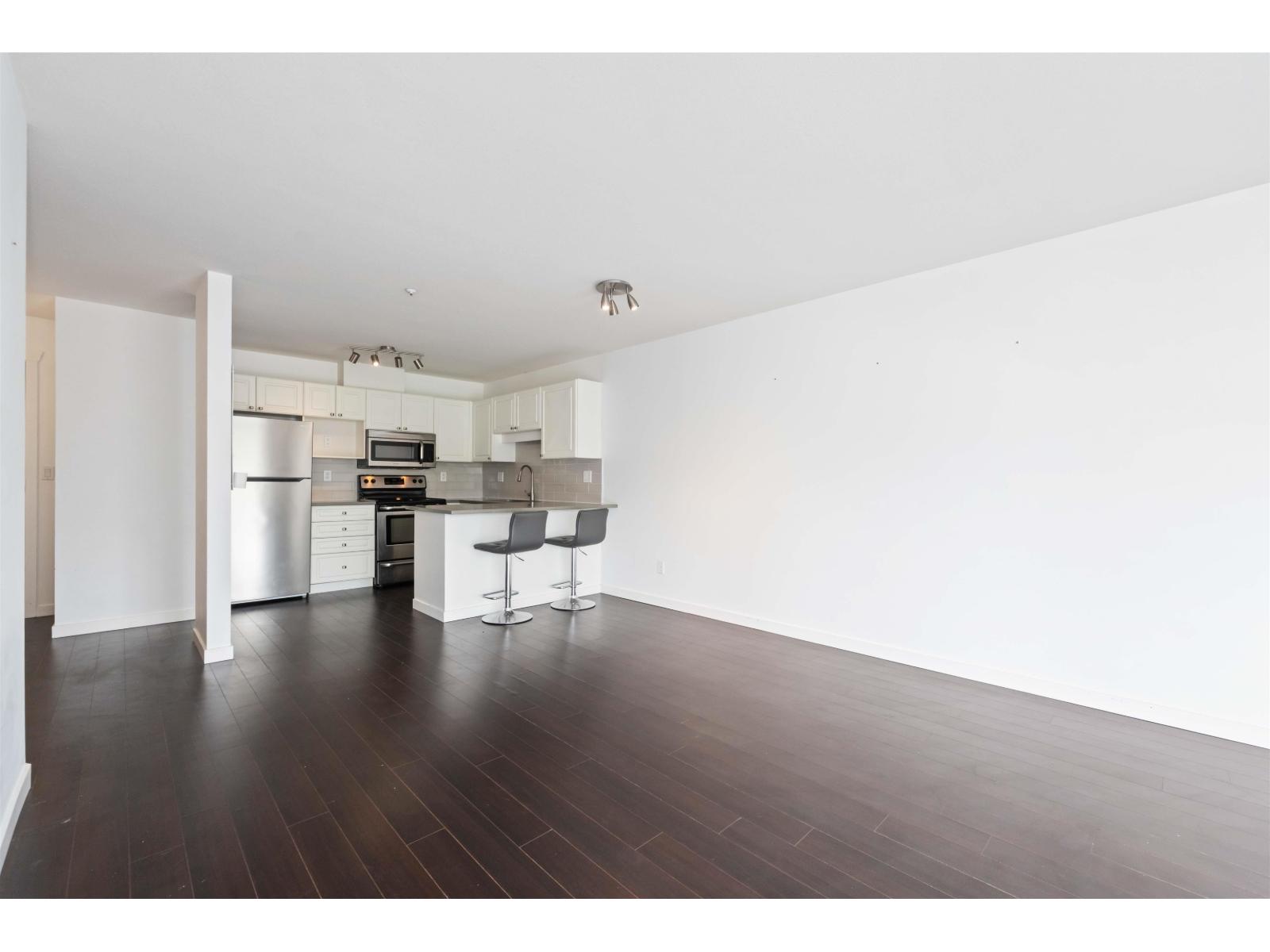 Photo 9 of 307 20245 53 Avenue, Langley BC