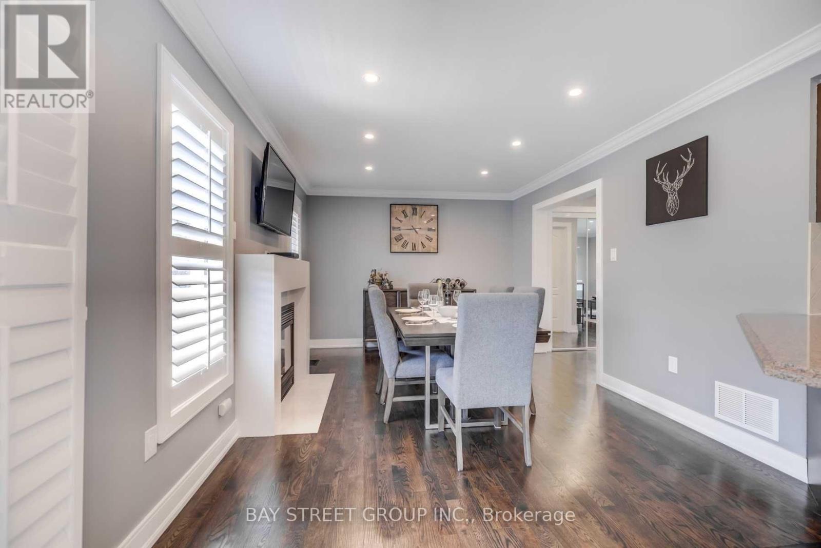 Photo 20 of 45 Mainland Crescent, Vaughan ON