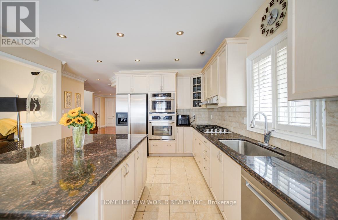 Photo 16 of 131 Ner Israel Drive, Vaughan ON