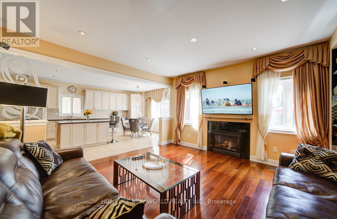 Photo 19 of 131 Ner Israel Drive, Vaughan ON