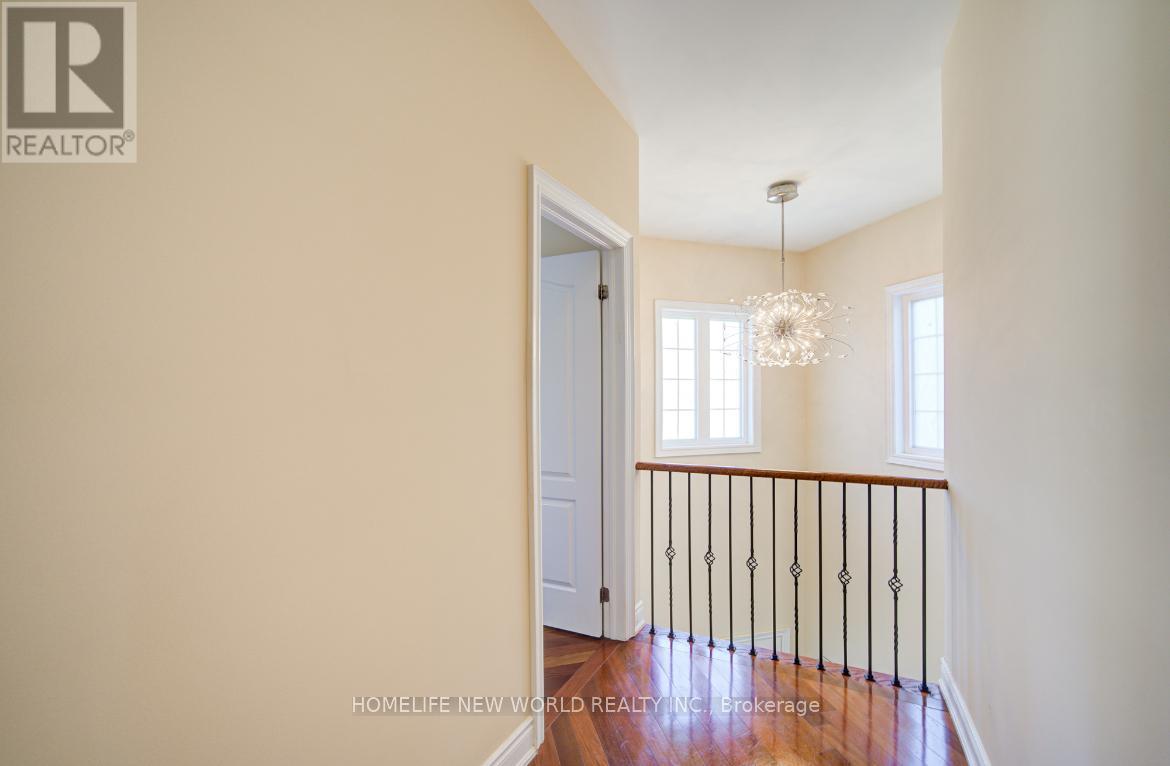 Photo 24 of 131 Ner Israel Drive, Vaughan ON
