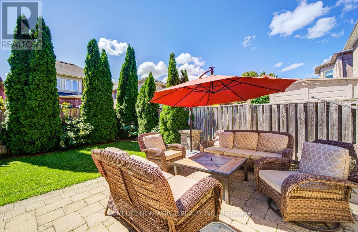 Photo 3 of 131 Ner Israel Drive, Vaughan ON