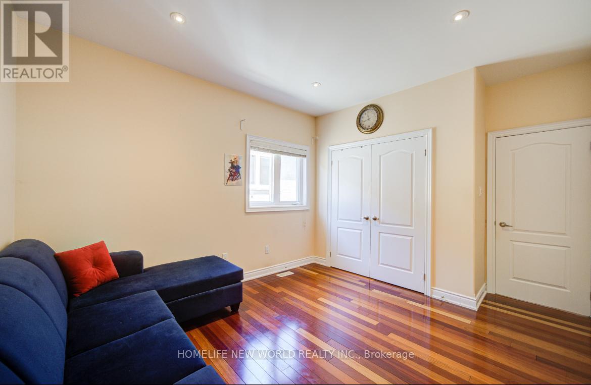 Photo 31 of 131 Ner Israel Drive, Vaughan ON