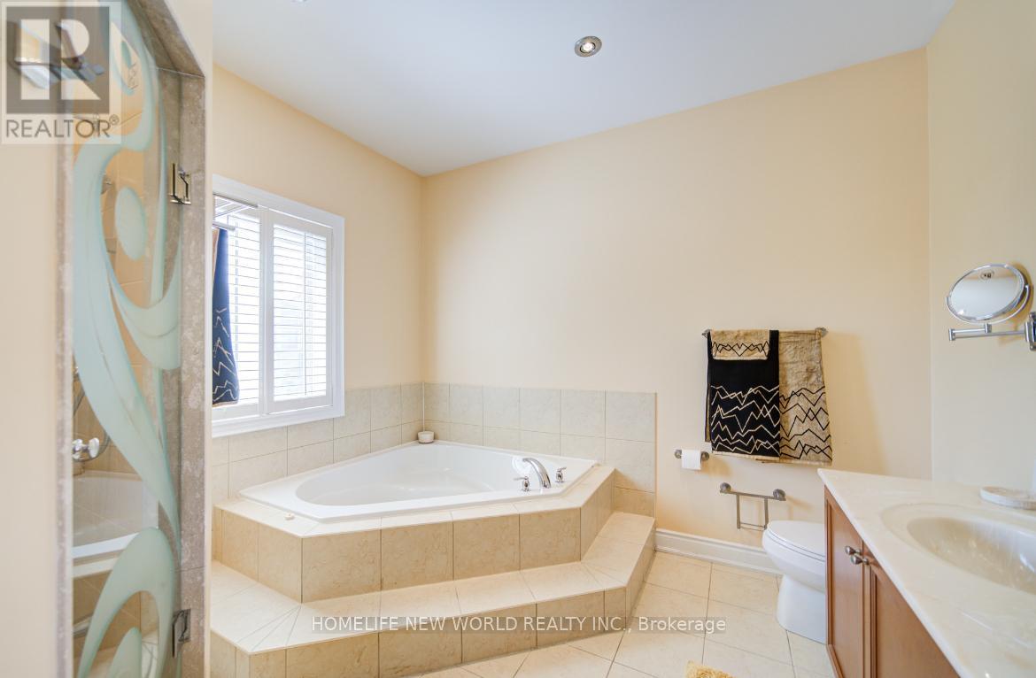 Photo 33 of 131 Ner Israel Drive, Vaughan ON