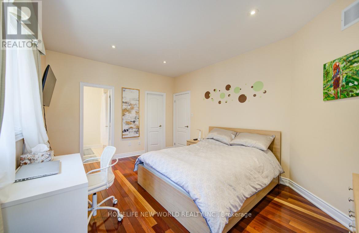 Photo 36 of 131 Ner Israel Drive, Vaughan ON
