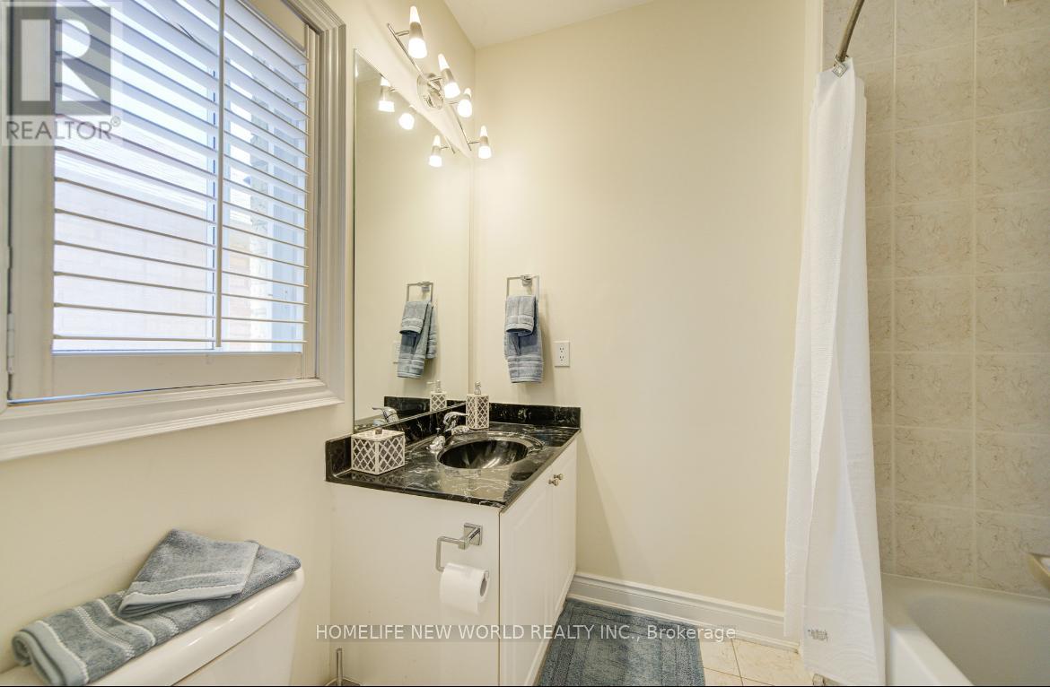 Photo 37 of 131 Ner Israel Drive, Vaughan ON