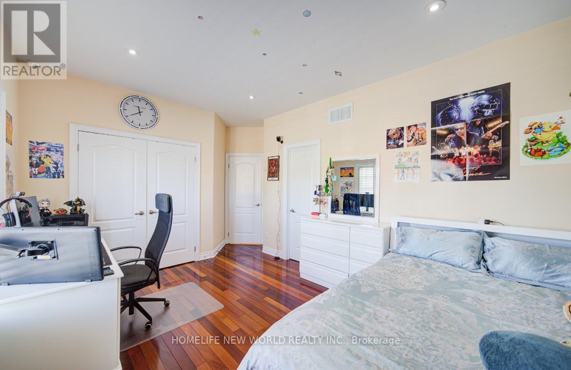 Photo 39 of 131 Ner Israel Drive, Vaughan ON