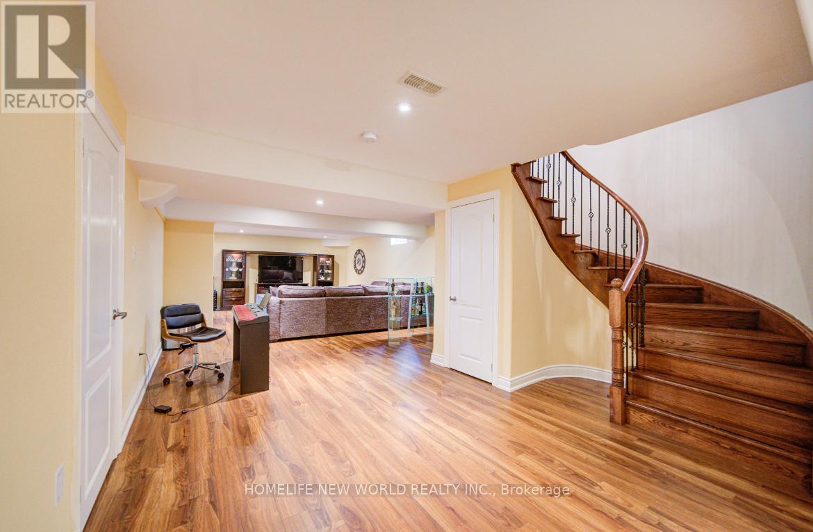 Photo 41 of 131 Ner Israel Drive, Vaughan ON