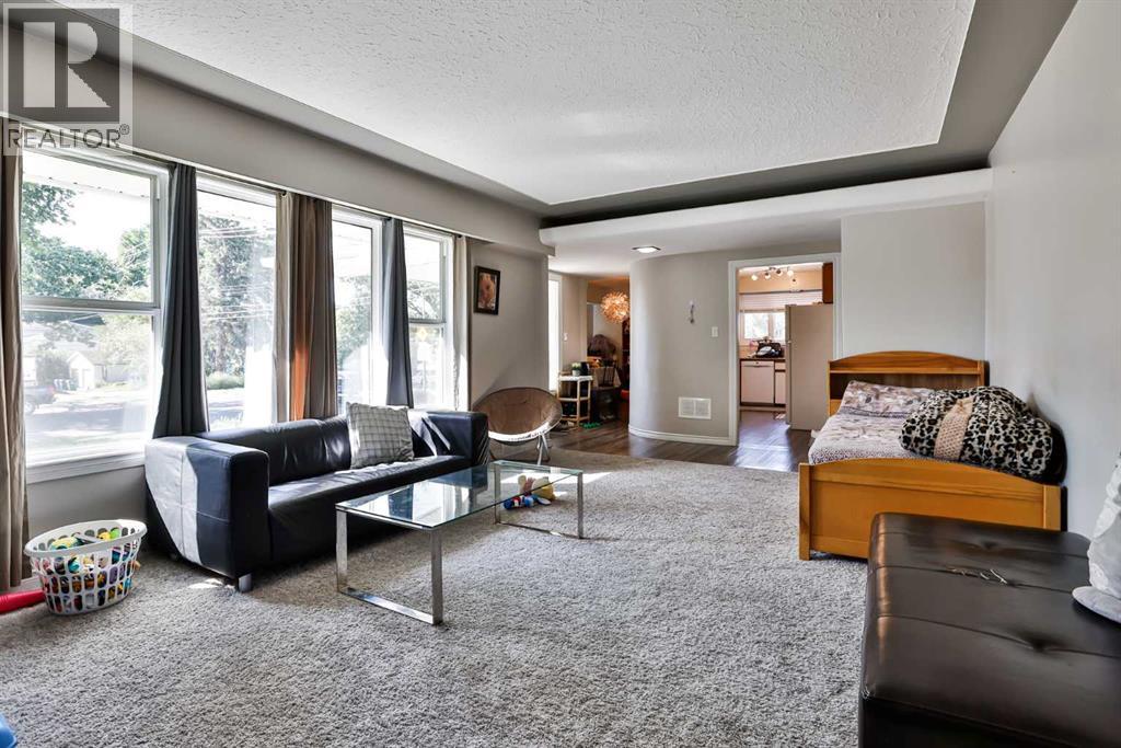 Single Family House Bungalow for Sale in   Street S Victoria Park Lethbridge 