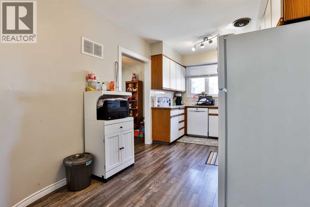 Single Family House Bungalow for Sale in   Street S Victoria Park Lethbridge 