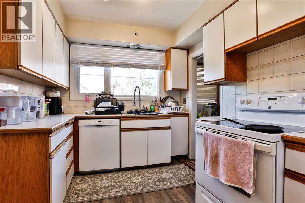 Single Family House Bungalow for Sale in   Street S Victoria Park Lethbridge 