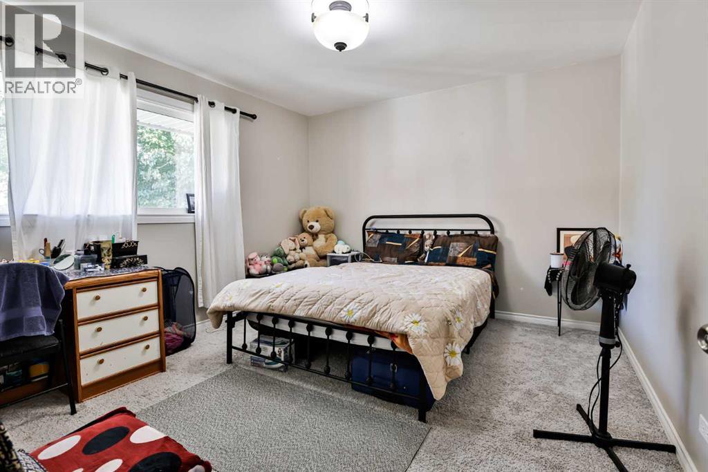 Single Family House Bungalow for Sale in   Street S Victoria Park Lethbridge 