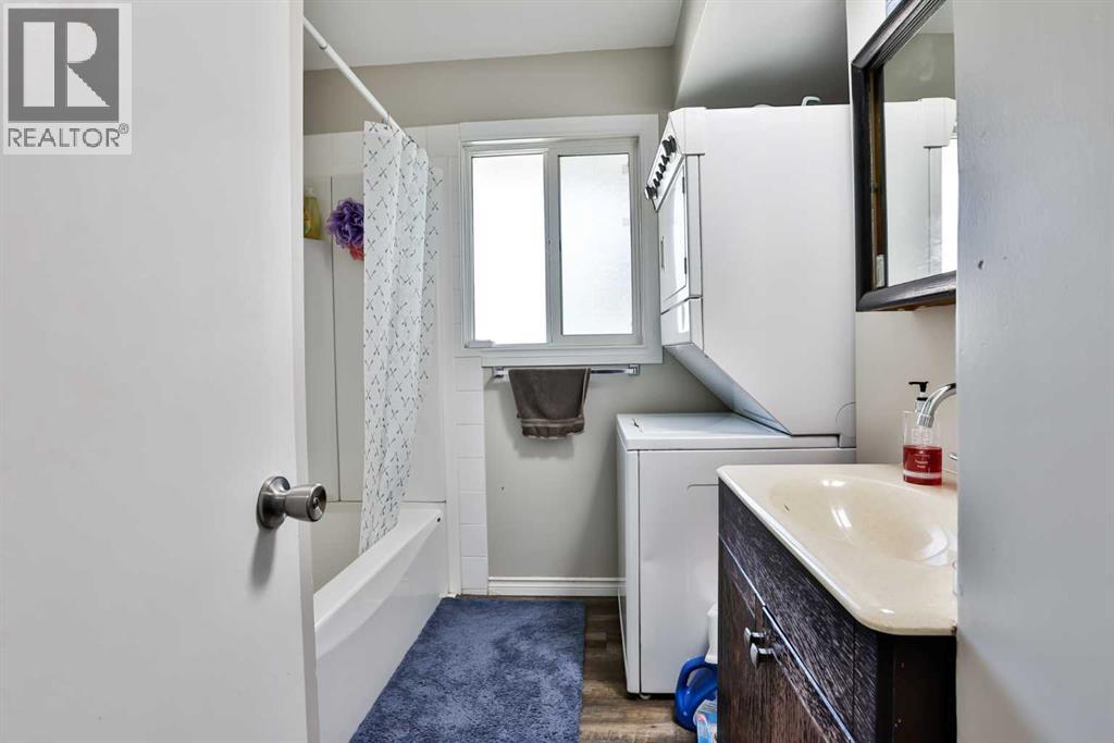 Single Family House Bungalow for Sale in   Street S Victoria Park Lethbridge 