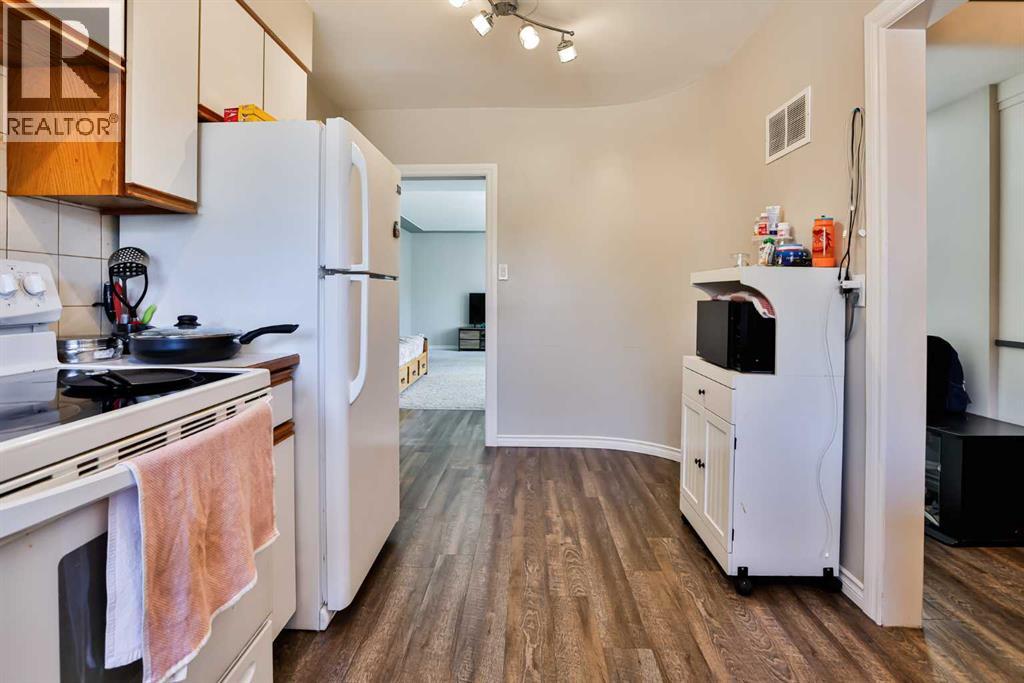 Single Family House Bungalow for Sale in   Street S Victoria Park Lethbridge 