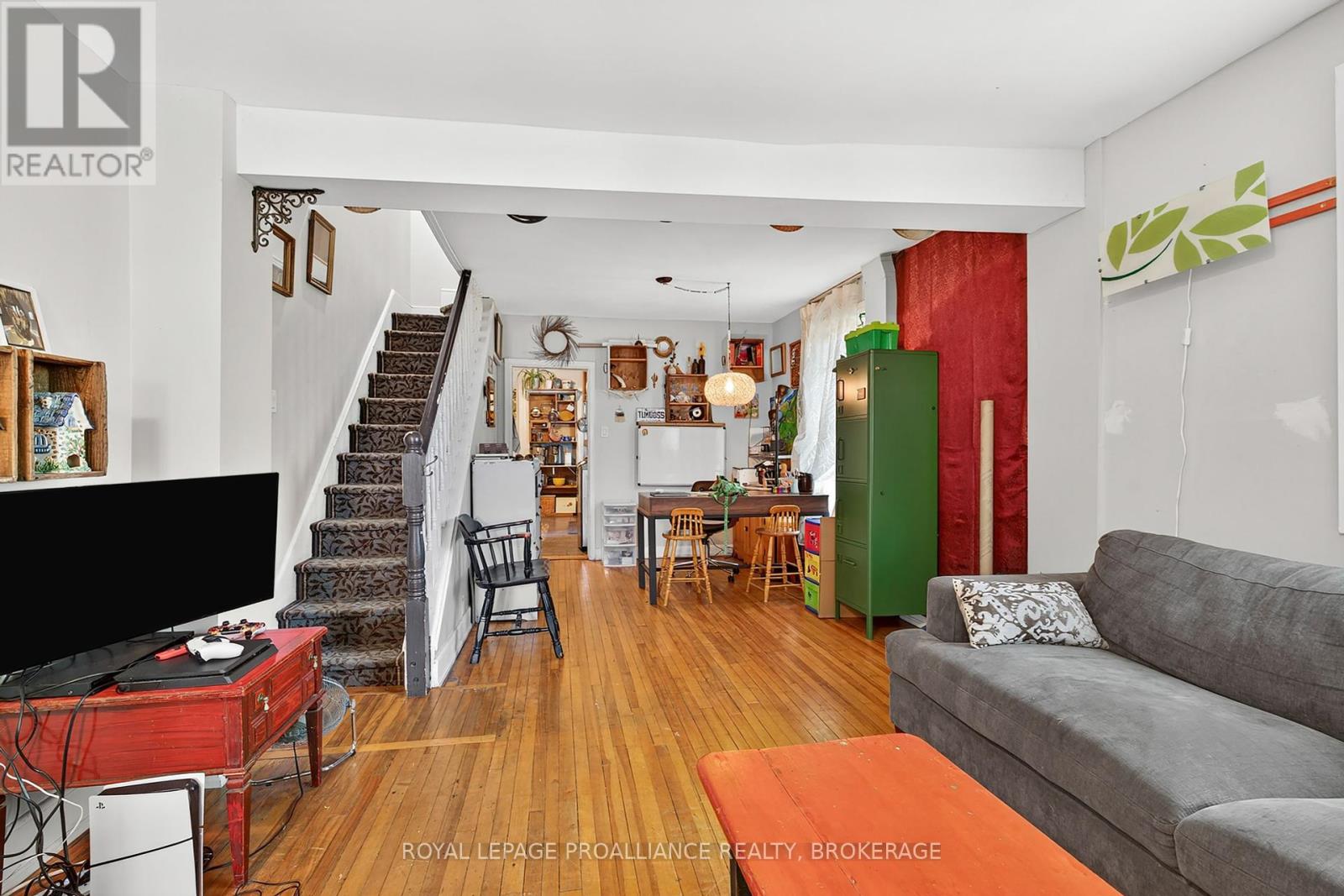 16 ST CATHERINE STREET - 7