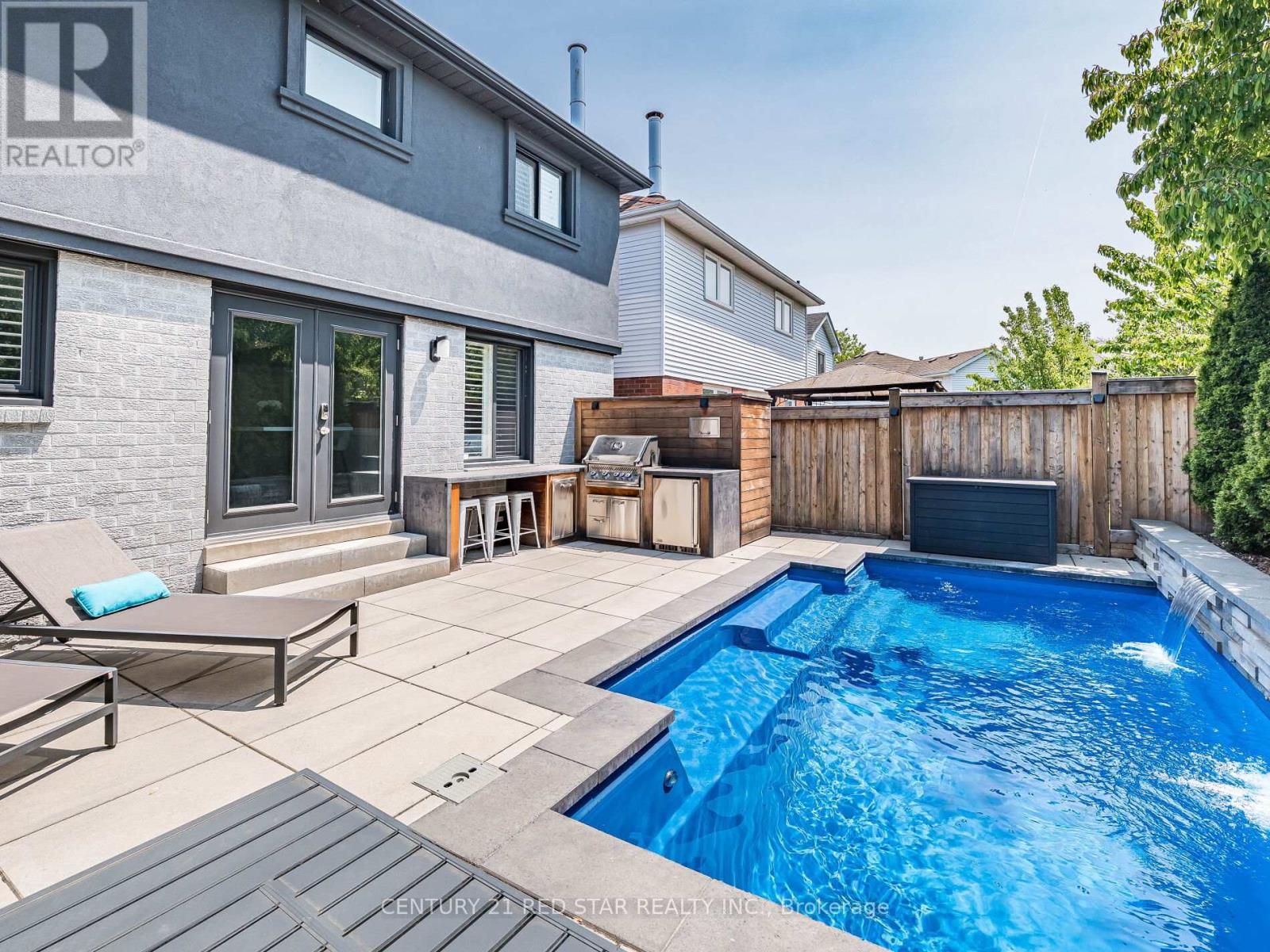 Photo 2 of 1641 Middleton Street, Pickering ON