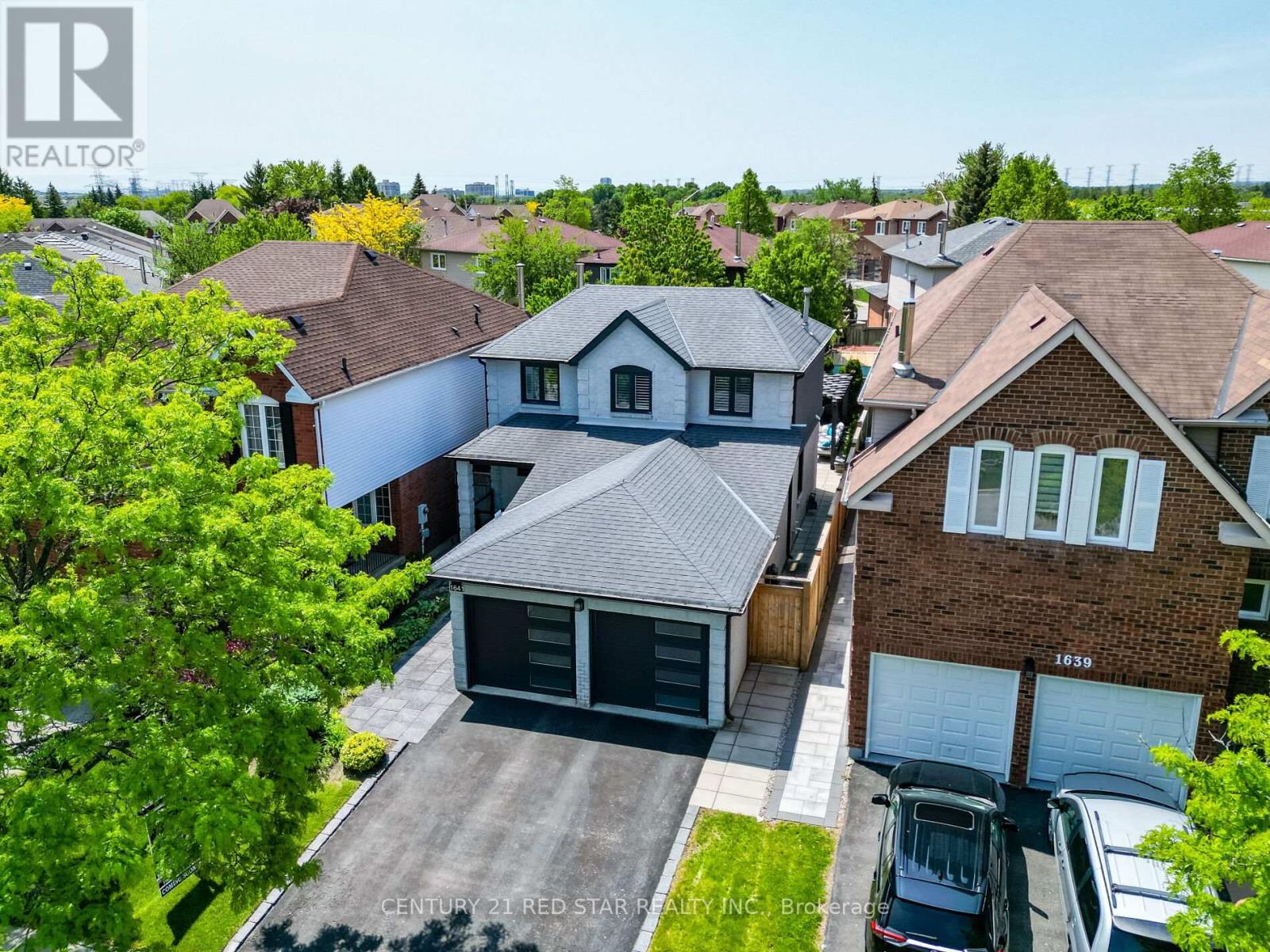 Photo 3 of 1641 Middleton Street, Pickering ON