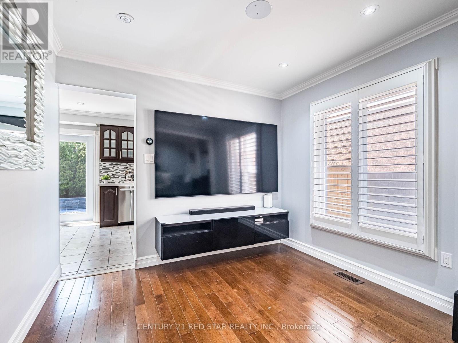 Photo 9 of 1641 Middleton Street, Pickering ON