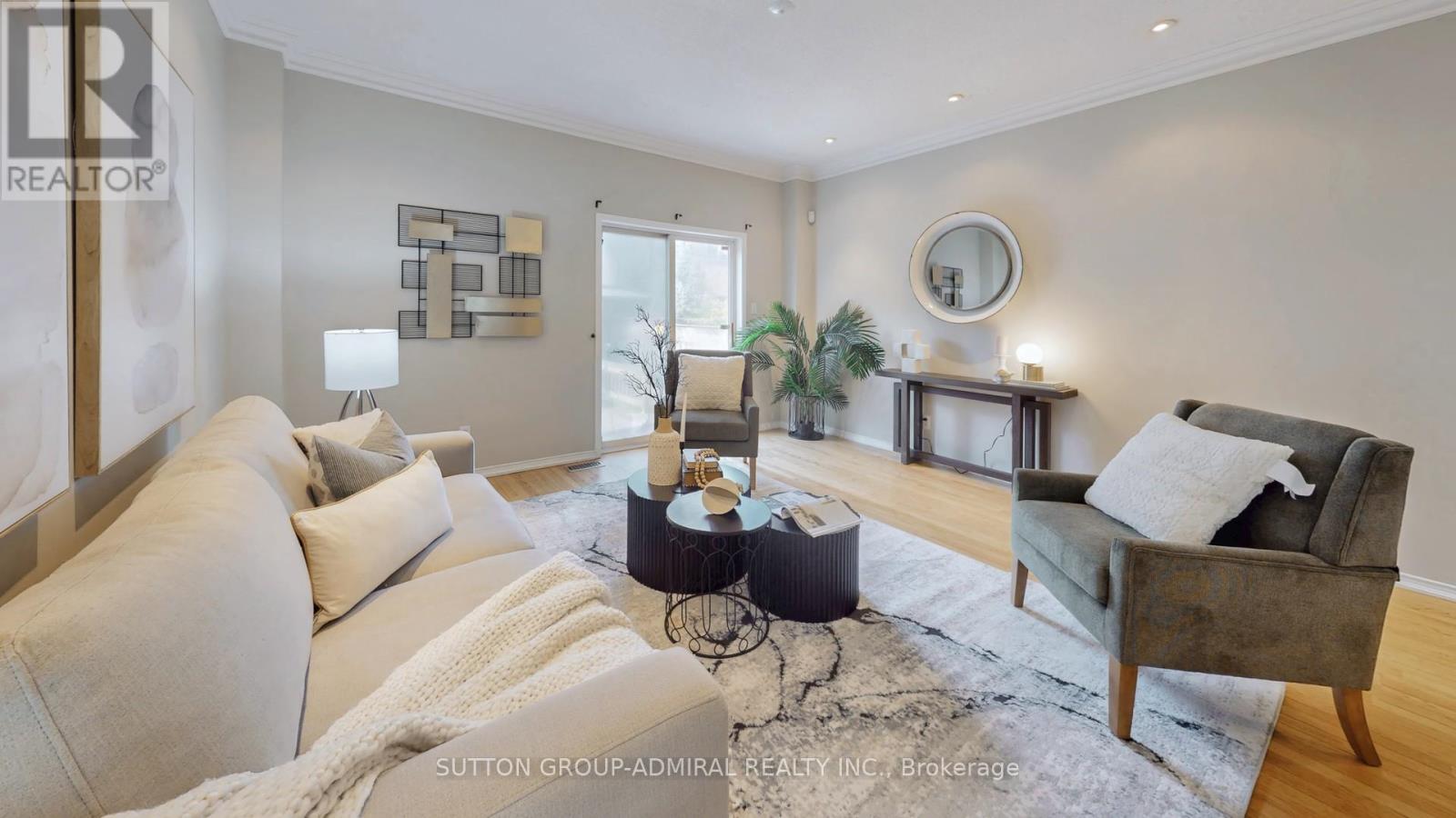 Photo 6 of 216 Maple Sugar Lane, Vaughan ON