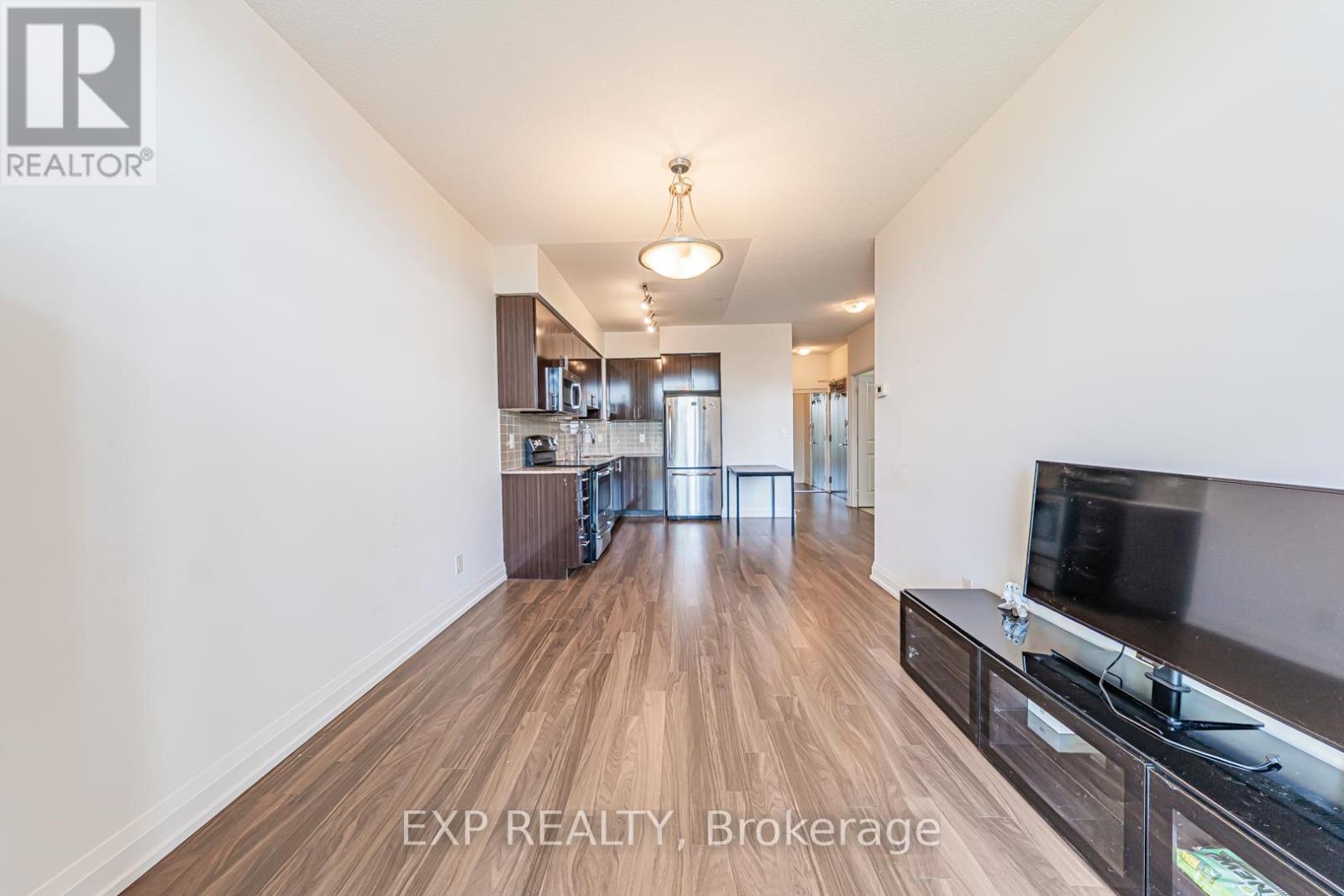 Photo 11 of 308 7167 Yonge Street, Markham ON