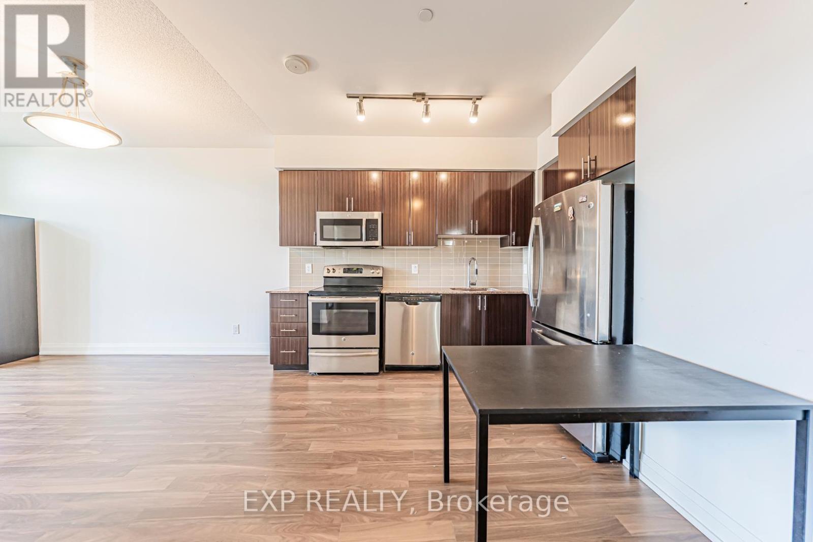 Photo 14 of 308 7167 Yonge Street, Markham ON
