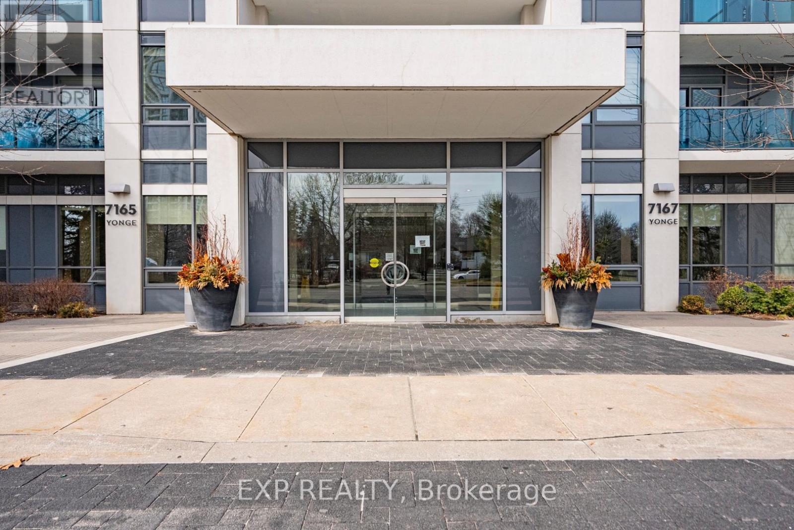 Photo 2 of 308 7167 Yonge Street, Markham ON