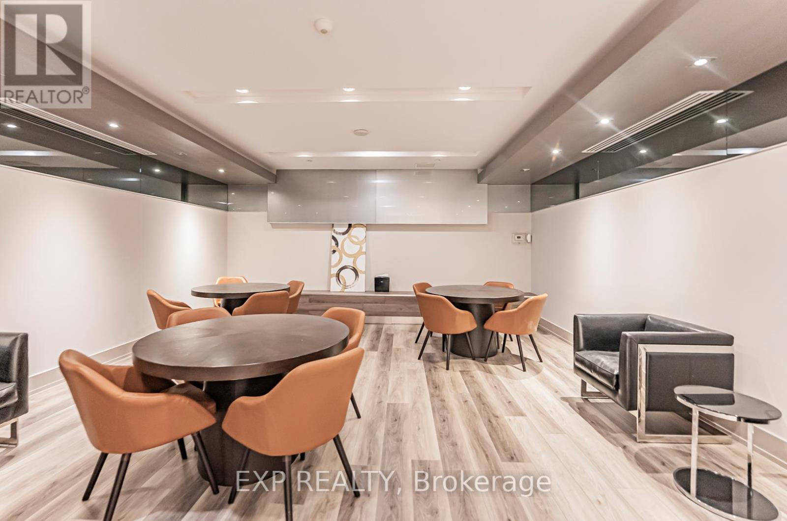 Photo 39 of 308 7167 Yonge Street, Markham ON