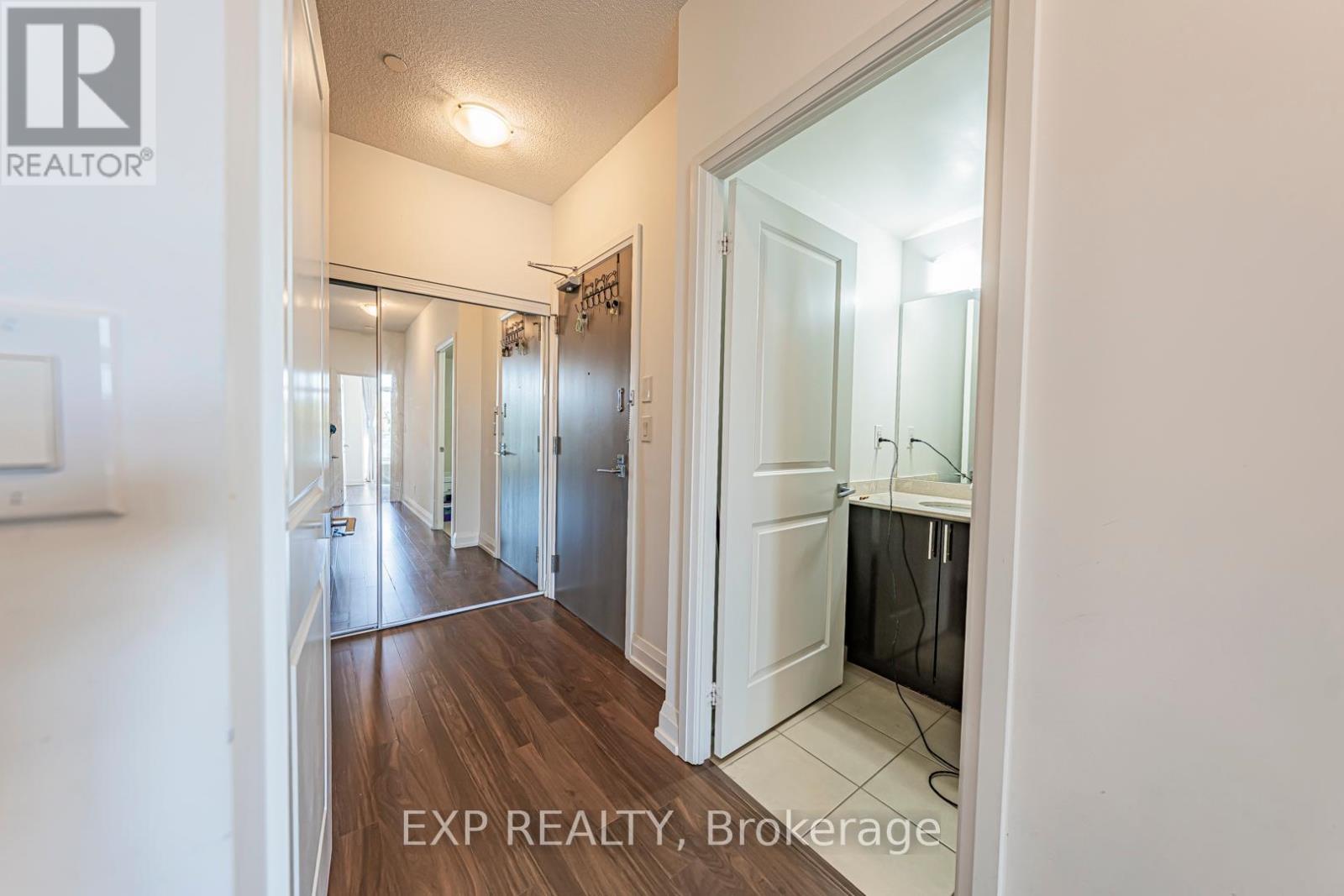 Photo 4 of 308 7167 Yonge Street, Markham ON