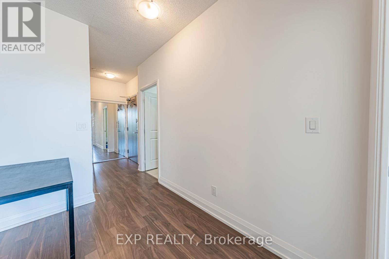 Photo 5 of 308 7167 Yonge Street, Markham ON