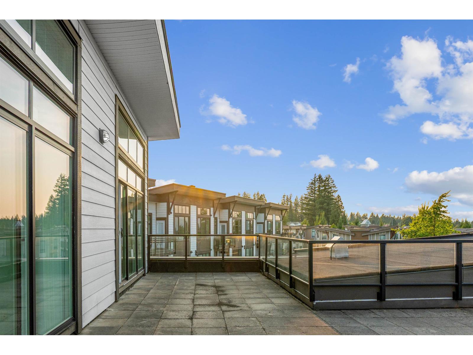 Photo 18 of 501 9983 Barnston Drive, Surrey BC