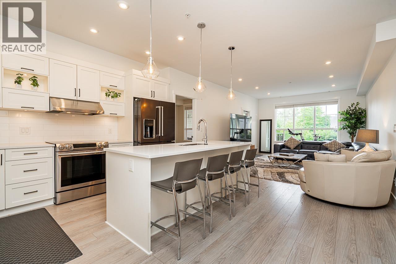 Photo 4 of 204 12367 224 Street, Maple Ridge BC