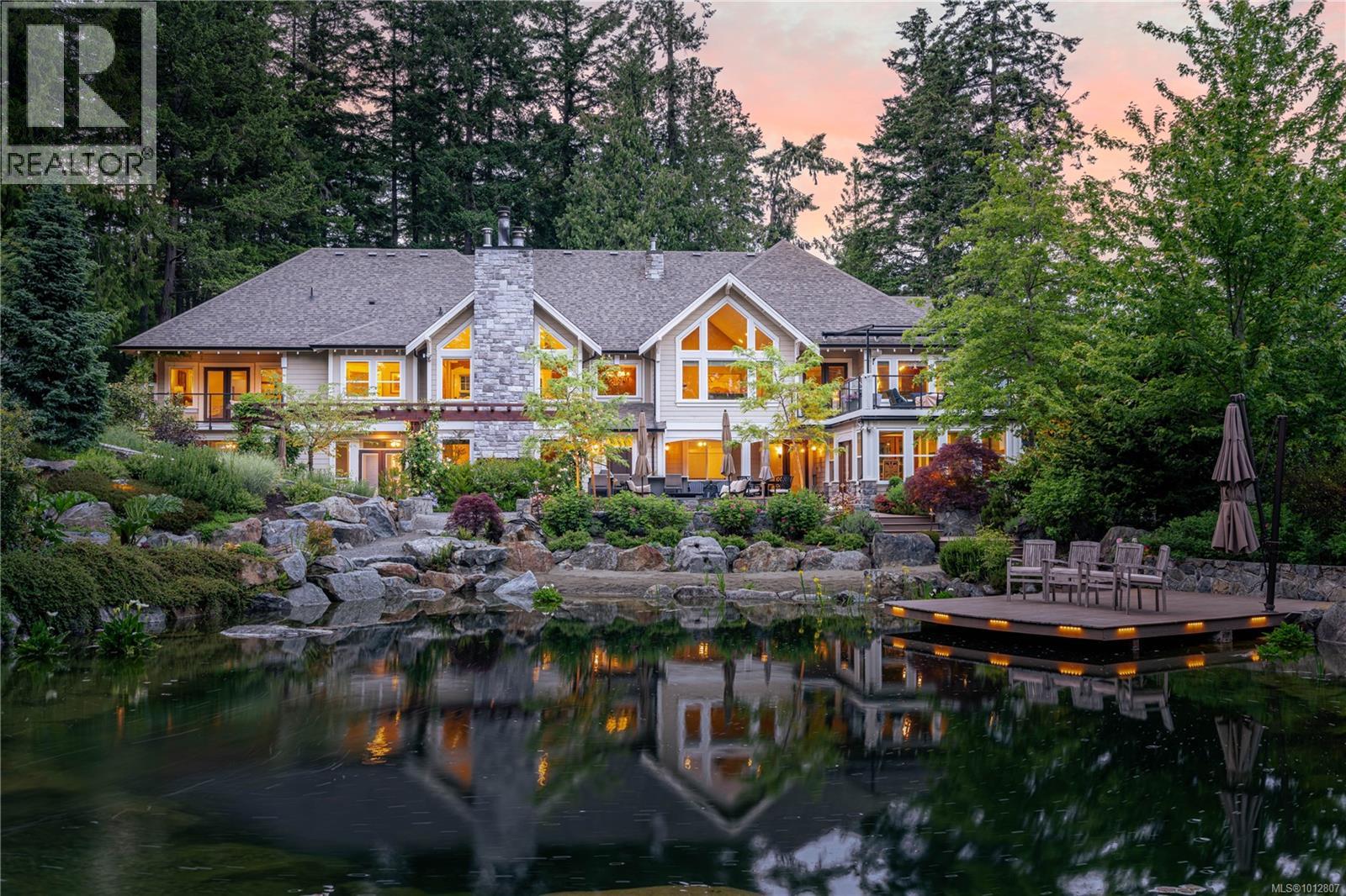Photo 1 of 441 Glendower Rd, Saanich BC
