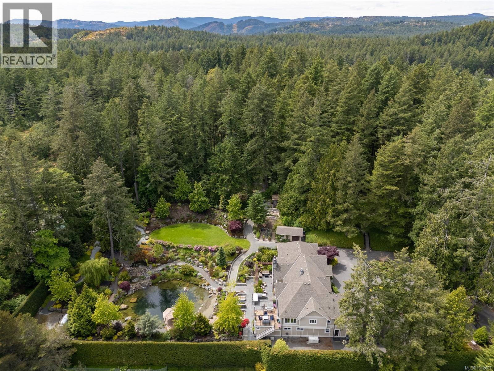 Photo 3 of 441 Glendower Rd, Saanich BC